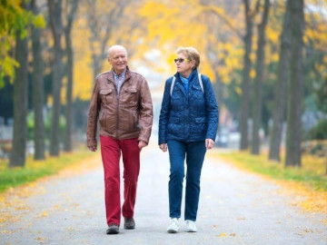 Sức khỏe - 5 lợi ích của đi bộ cho người trên 60 tuổi
