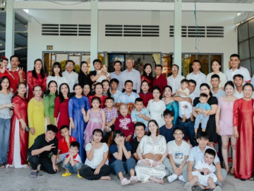 Nhớ lời cha trăng trối, 14 anh em ở An Giang hết lòng hiếu thuận với mẹ già