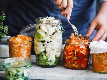 Sức khỏe - Dưa và cà muối, món ăn kèm được nhiều người ưa thích trong mùa nắng có thật sự tốt cho sức khỏe?