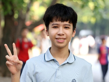 Thí sinh nhiều tỉnh đổ về thi lớp 10 chuyên Sư phạm
