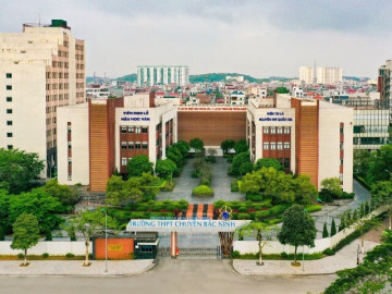 11 ngôi trường có Thủ khoa tốt nghiệp THPT 2025: “Trường làng” tỏa sáng trên bảng vàng, có nơi “bội thu” điểm 10