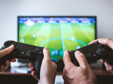 “Nam thanh, nữ tú” chơi game để kết bạn, giảm áp lực học tập rồi mắc bệnh tâm thần lúc nào không hay