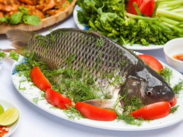 Loại cá giàu protein hơn cá hồi, được Đông y ví là thực phẩm bổ thận, tốt cho người tuổi trung niên, chế biến món nào cũng ngon