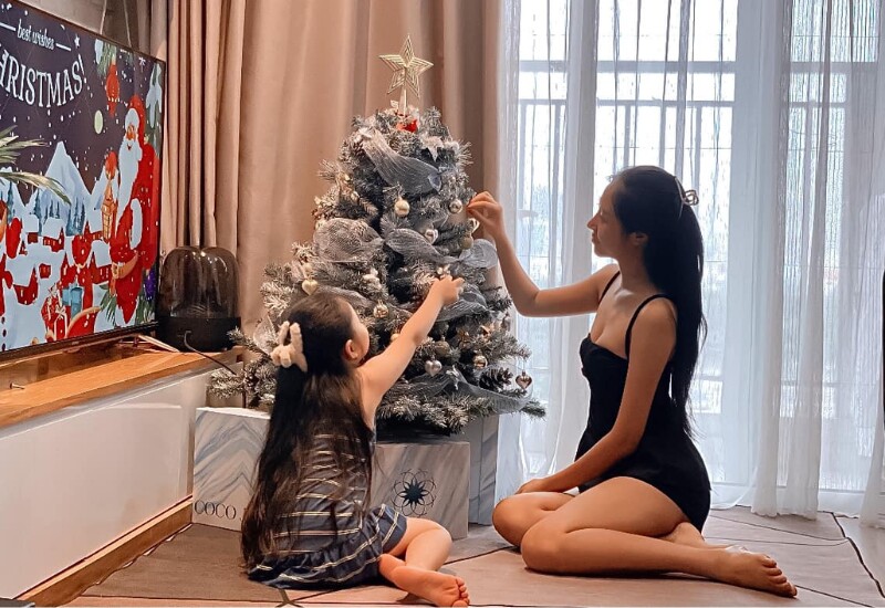 Sau đổ vỡ và hành trình làm mẹ đơn thân, người phụ nữ nào cũng xứng đáng được yêu thương và hạnh phúc. 