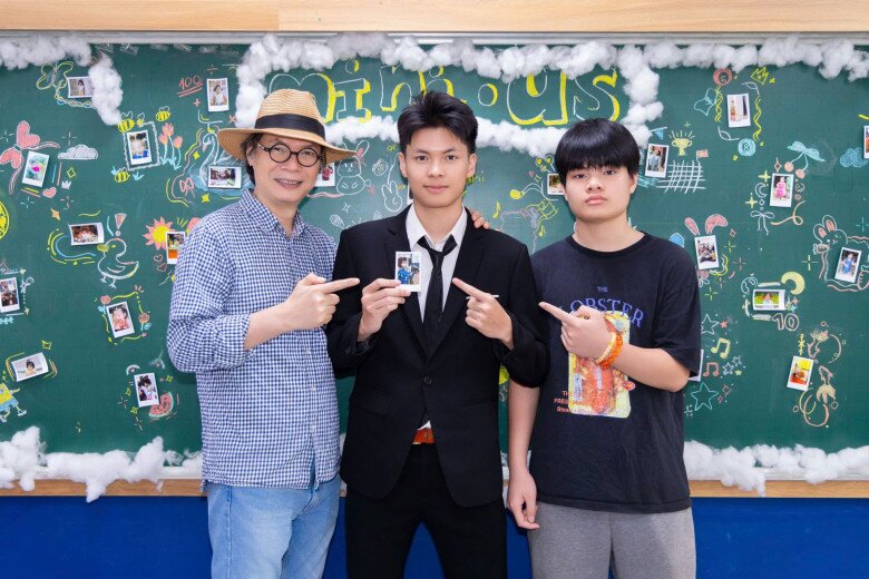 Trần Bờm nay dậy thì đẹp trai chuẩn tài tử.