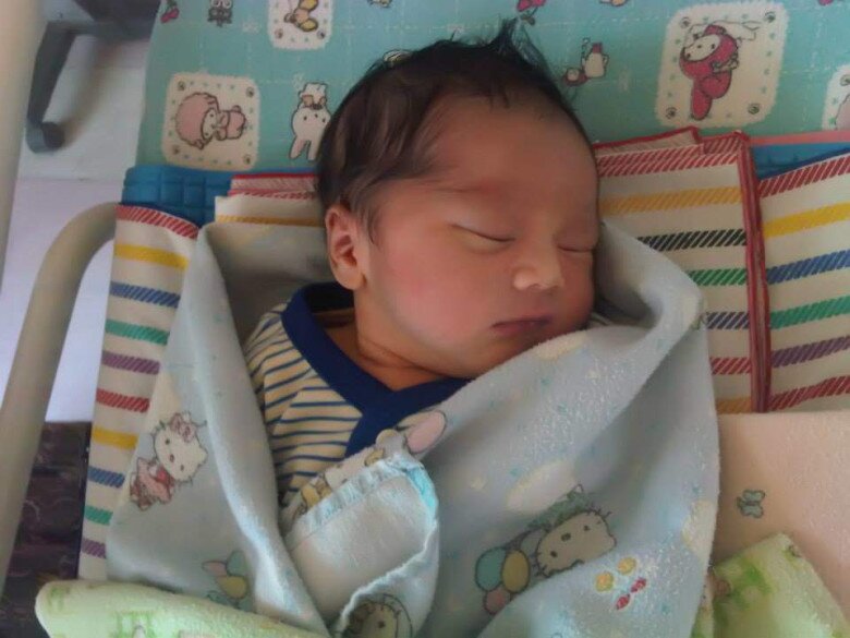 Bố mẹ “Ta” nhưng đẻ con càng lớn càng đẹp giống “Tây”, người chồng âm thầm đi xét nghiệm ADN rồi ân hận - 1