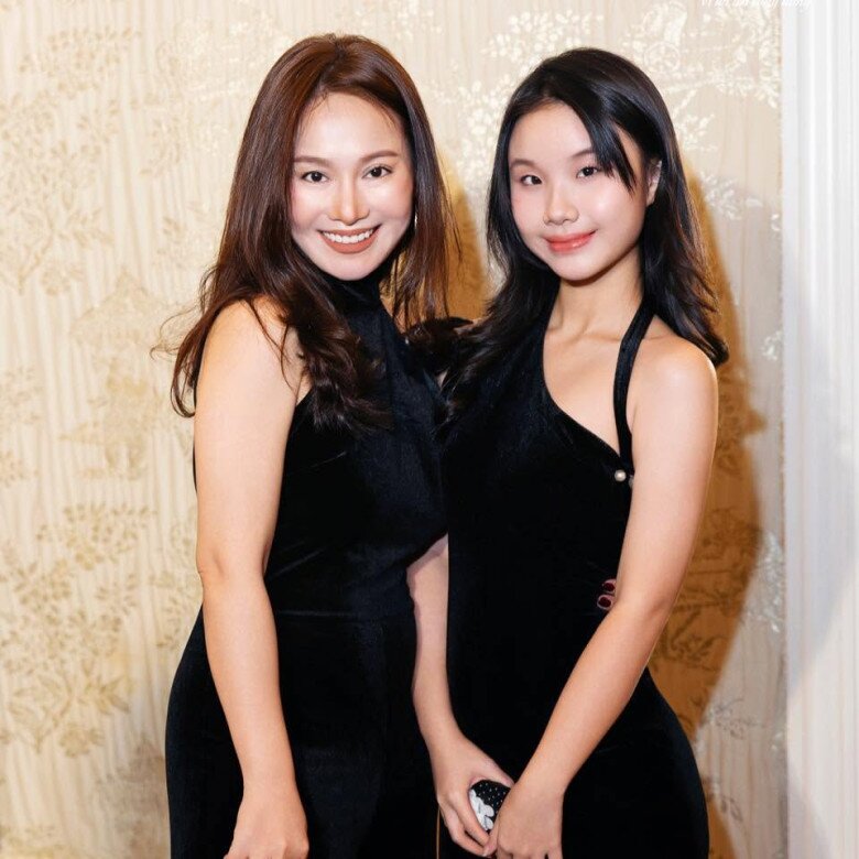 Ca sĩ Thu Phượng từng làm mẹ đơn thân khó khăn sau ly hôn Thành Trung, giờ tự hào có con gái xinh giỏi, thi IELTS 7.0 - 1