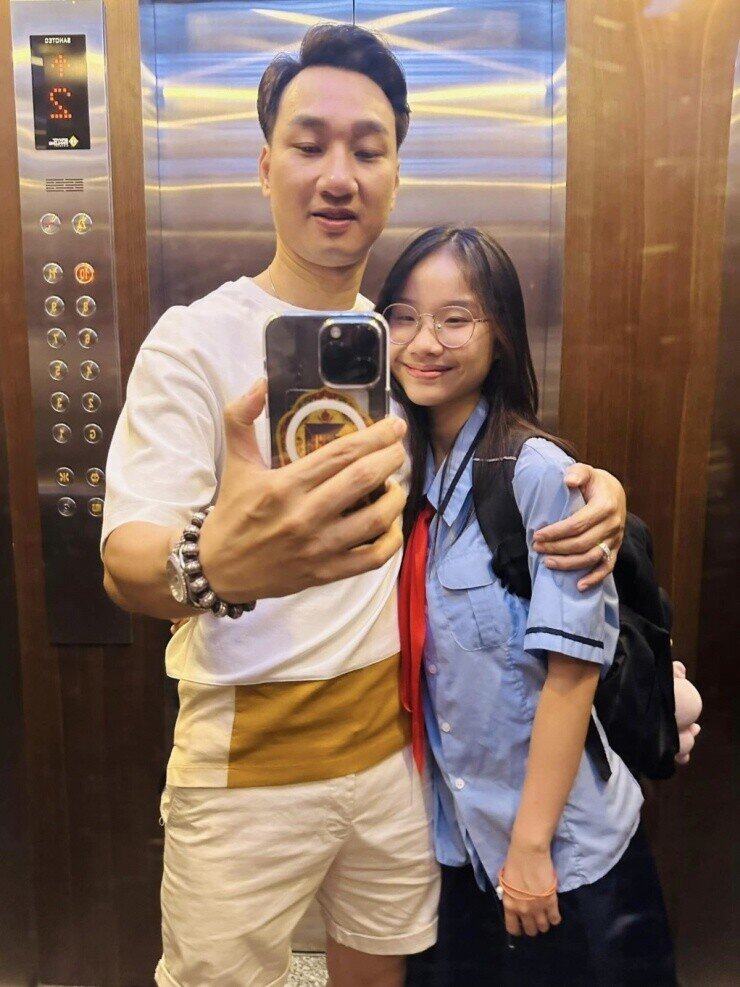 Ca sĩ Thu Phượng từng làm mẹ đơn thân khó khăn sau ly hôn Thành Trung, giờ tự hào có con gái xinh giỏi, thi IELTS 7.0 - 5