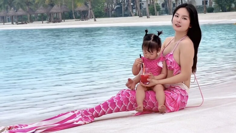 Cô giáo hotgirl Hà Nội vượt cửa tử sinh con, giờ làm nàng tiên cá ngoài đời thực kiếm 3 tỷ nuôi con - 12