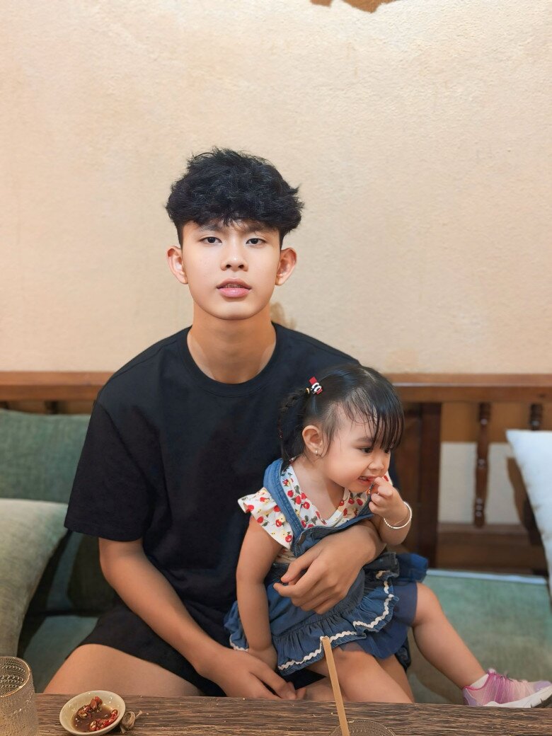 Diện mạo khác lạ của con trai cao 1m8 Trương Quỳnh Anh tuổi 14: Mặt góc cạnh như tài tử, “lột xác” nhờ giảm cân - 2
