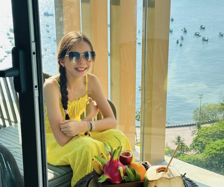 Đoan Trang hài hước khoe con gái 12 tuổi có cặp giò amp;#34;người mẫu đang lênamp;#34;, bí quyết nhờ làm việc này mỗi ngày - 2