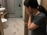 Yêu con - Phát hiện chồng ngoại tình qua dấu chân nhà tắm, vợ làm một việc khiến chồng kiệt sức xin tha thứ