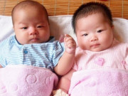 Yêu con - Sinh đôi nhưng một bé da trắng, một bé da đen, người bố âm thầm đi xét nghiệm rồi bật khóc vì day dứt
