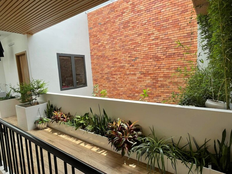 Cặp vợ chồng U40 Phú Thọ làm nhiều công việc, kiếm tiền xây căn nhà 2 tầng phủ đầy cây xanh, đẹp mát mắt - 8