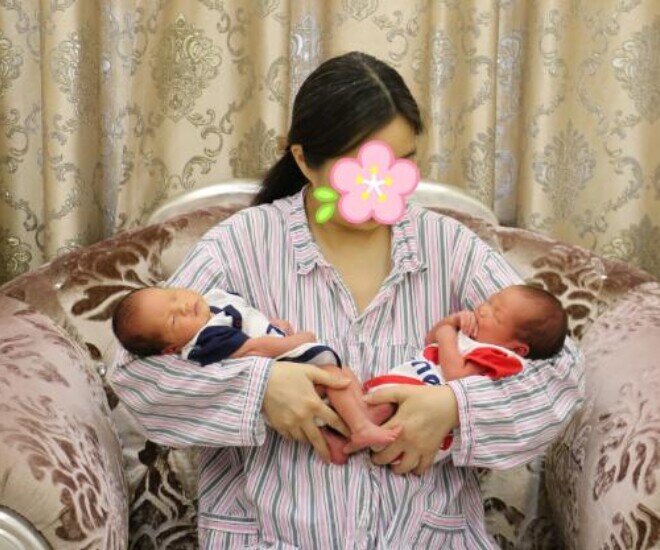 Sinh ra một trai và một gái, mẹ trẻ khóc vì mừng nhưng bác sĩ lại lắc đầu thông báo: “Đây không phải sinh đôi” - 1