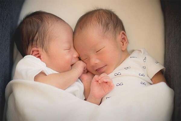 Dù bị chồng phản bội, Lý Tâm Khiết vẫn sinh đôi con cho chồng.