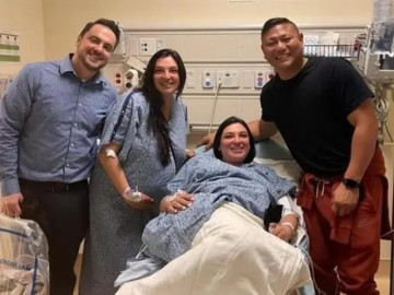 Chị ruột mang thai hộ em gái hiếm muộn, không ngờ vừa cấn bầu thì em gái lại nhận tin "hai vạch" tự nhiên