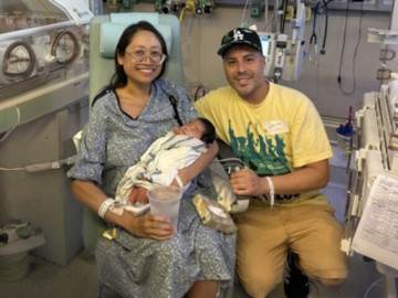 Người phụ nữ đến bệnh viện mổ u nang không ngờ biết tin mang thai sắp đẻ, bác sĩ bất ngờ khi em bé được đưa ra