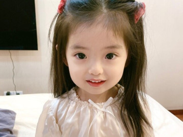 Mẹ đi làm giấy khai sinh đặt tên con gái là Nguyễn Hiểu Qua, nhân viên sửa thành tên khác ai cũng khen quá hay