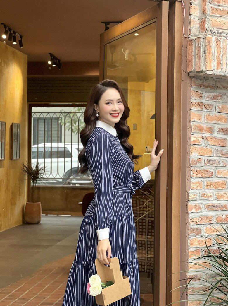 Diễn viên Hồng Diễm là một trong những mỹ nhân thường xuyên lựa chọn váy sơ mi và các thiết kế mang tinh thần công sở thanh lịch.