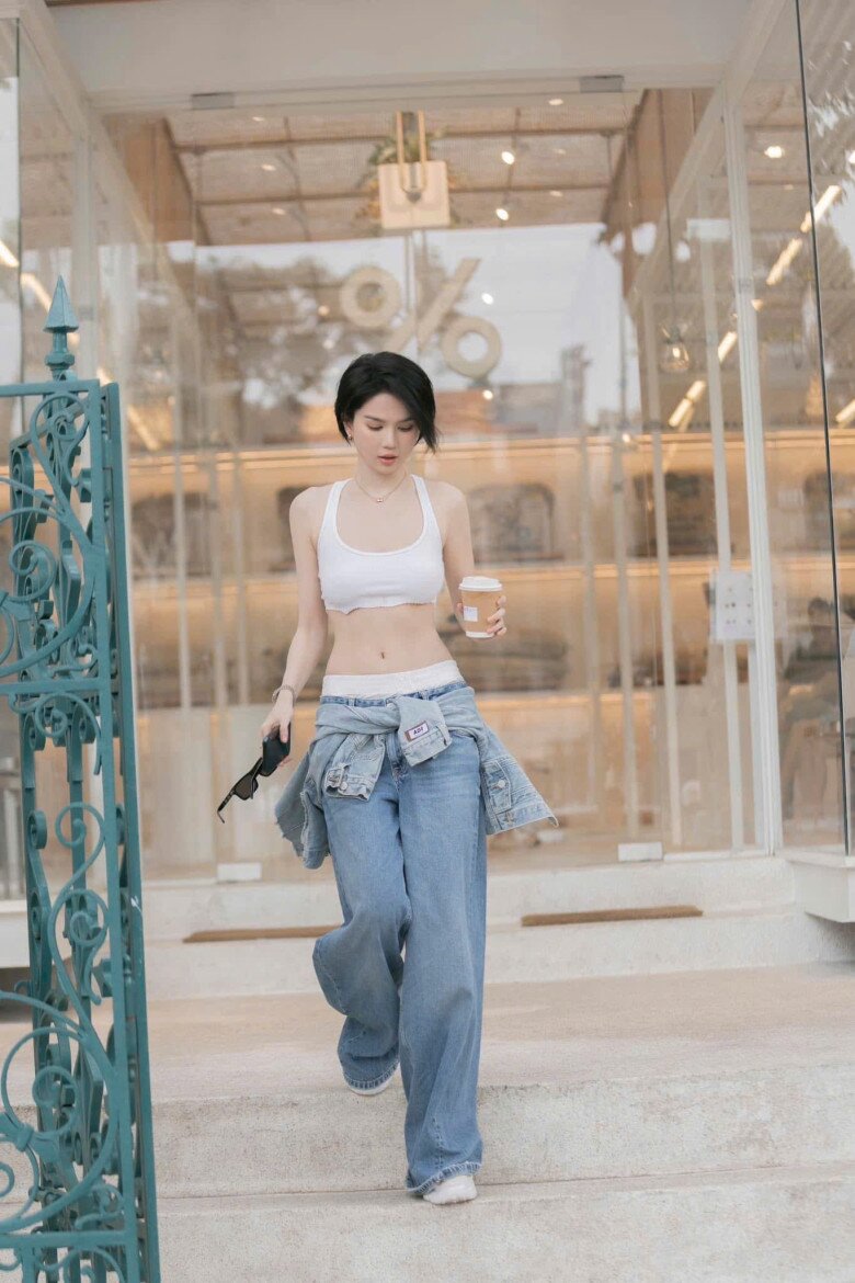 Bí kíp chọn quần jeans 10 năm không lỗi mốt của Ngọc Trinh - 4