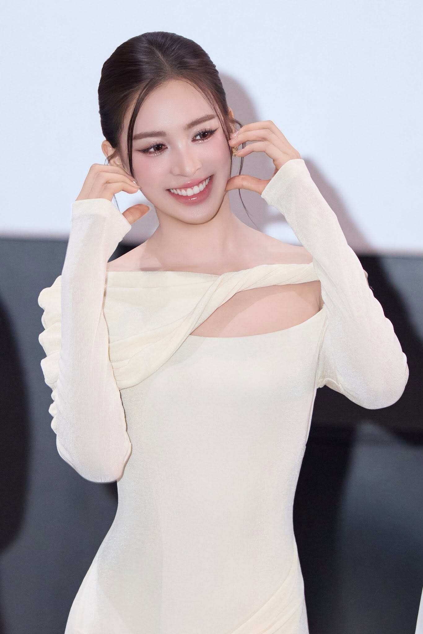 Để không bị nhàm chán, Tiểu Vy thường xuyên thử nghiệm nhiều phong cách khác nhau. 