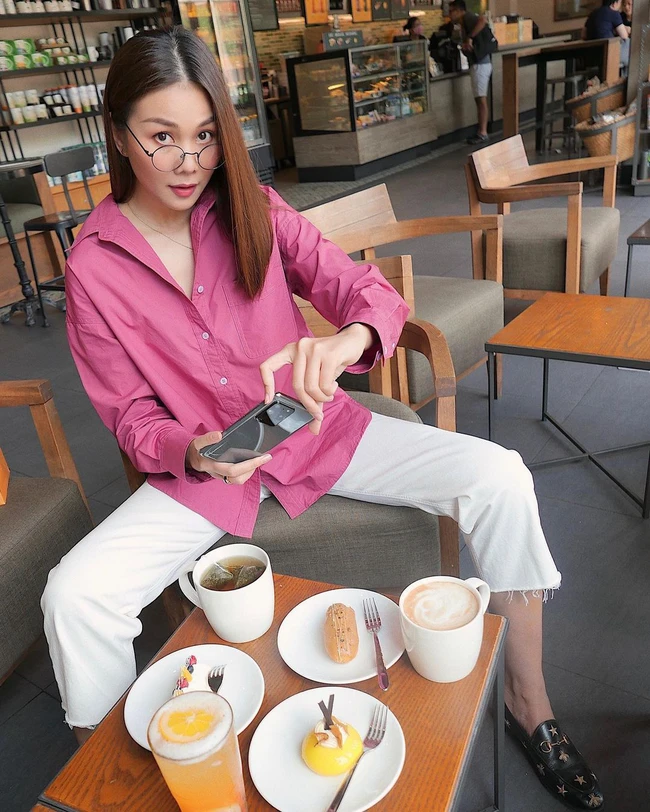 Học Thanh Hằng, Hoa hậu Phương Khánh và Khả Ngân cách mix amp; match sơ mi oversized cho ngày hè nắng nóng - 2