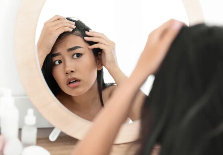 Chống lão hóa da đầu được xem là giải pháp hữu hiệu giúp bảo vệ tóc khỏi những tác động của việc lão hóa.