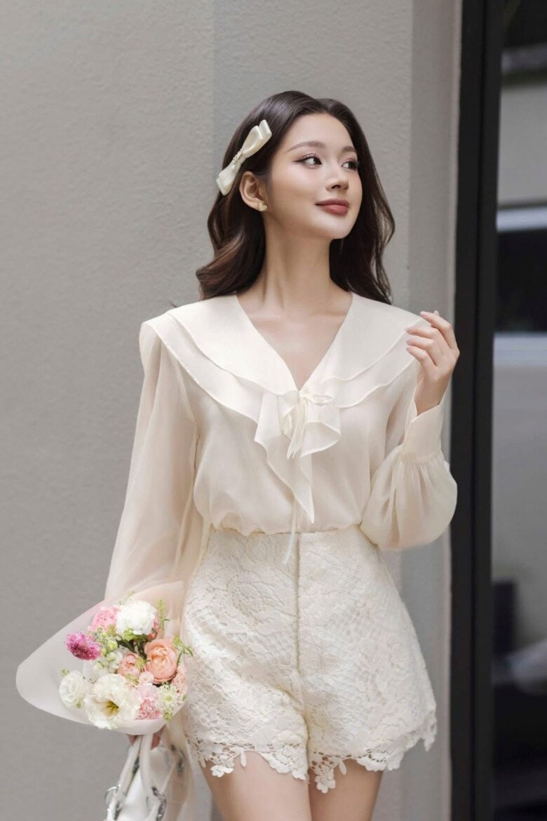 Áo tay bồng được chị em công sở yêu thích vì sự thoải mái và tính đa năng vốn có. 
