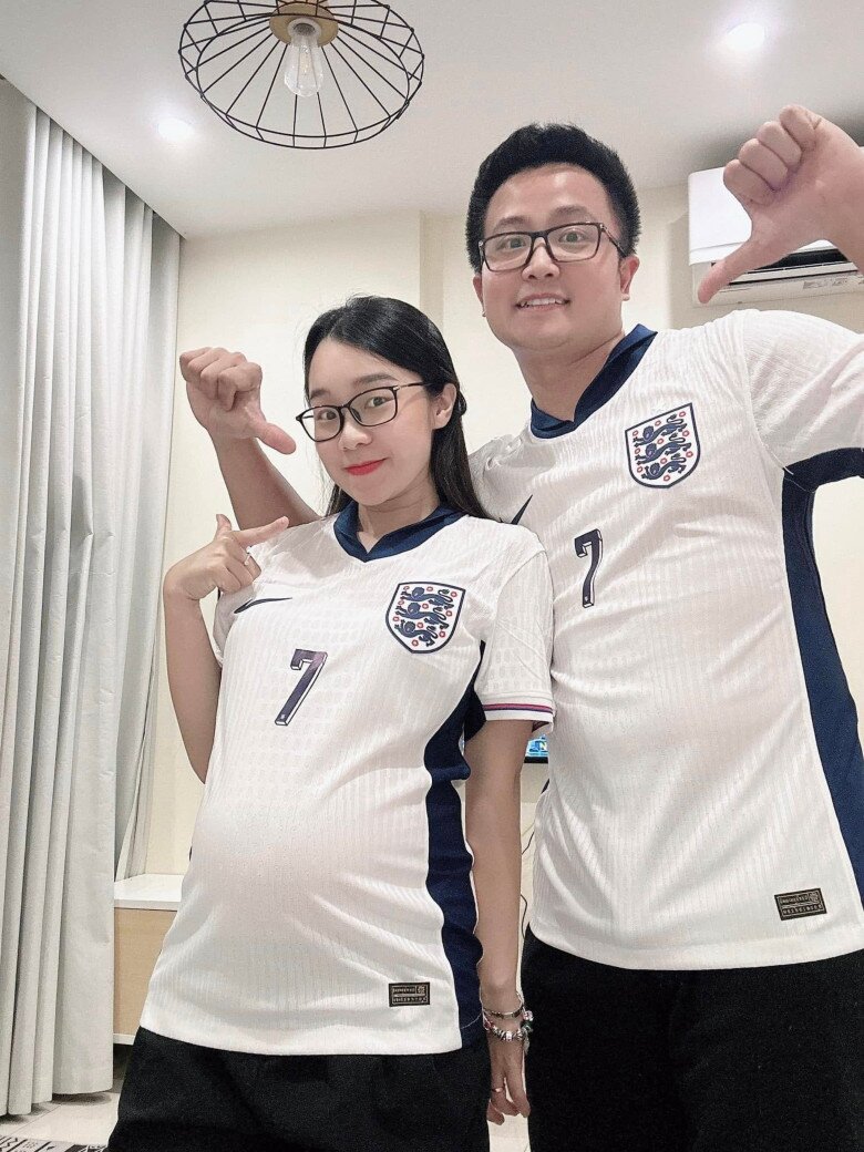 Công thức áo thể thao và quần short được nhiều người trẻ lựa chọn nhờ tính ứng dụng cao trong mùa hè.