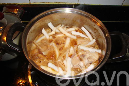 Thịt kho dừa ngon cơm - Bếp Eva