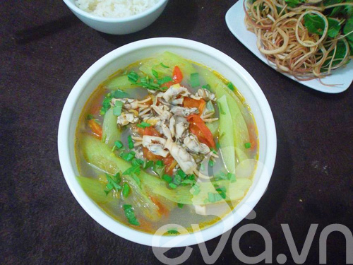 Canh riêu móng tay ngon lạ