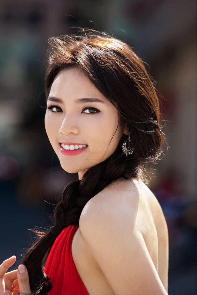 Cận cảnh vẻ đẹp trong trẻo của Hoa hậu Việt Nam 2014.
