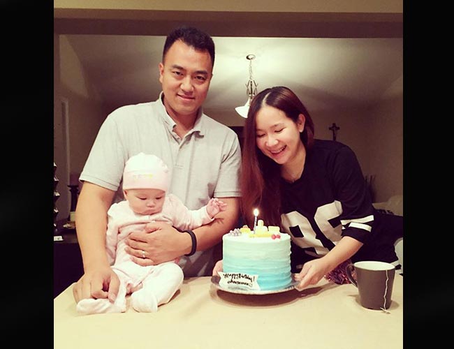 Duy Uyên sinh con bằng phương pháp đẻ thường và bé Hailee Linh Đan Nguyễn nặng khoảng 3,4kg.
