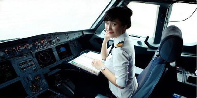 4. Trần Trang Nhung. Cô gái sinh năm 1987, là cơ phó điều khiển Airbus 321 đầu tiên của Việt Nam. Cô được đào tạo bài bản tại Pháp và vừa trở về nước năm 2009. 
