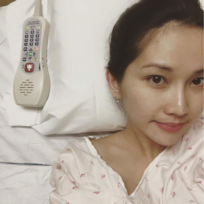 Nữ diễn viên Kim Hiền và gia đình đã chính thức định cư tại Mỹ cách đây chưa lâu. Cô đã quyết định giã từ nghệ thuật để chu toàn cho gia đình nhỏ của mình. Sáng nay (23/7) Kim Hiền đăng ảnh cho biết cô đã sinh con gái thứ 2 tại Mỹ. 

