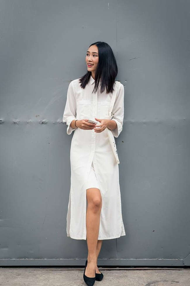 Người mẫu Trang Khiếu đẹp tự nhiên với đầm trắng do chính cô thiết kế.
