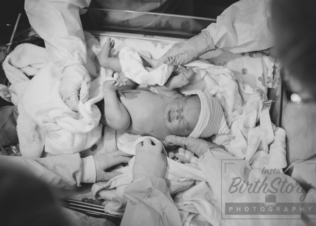 Mặc dù thai nhi ngôi ngược nhưng có sức khỏe hoàn toàn bình thường. Bé được đặt tên là Brynnlie Ruth, chào đời lúc 11h26.
