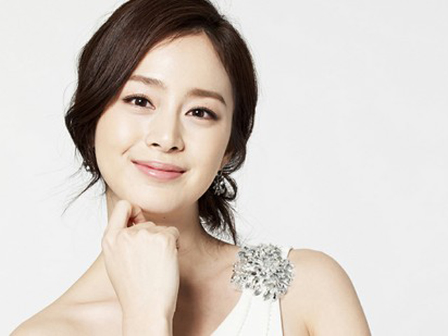 Kim So Eun mặt sần sùi, mũi biến dạng - 9