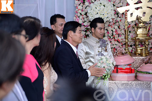 Ngọc Lan ôm mẹ khóc nức nở trong đám hỏi với Thanh Bình - 7