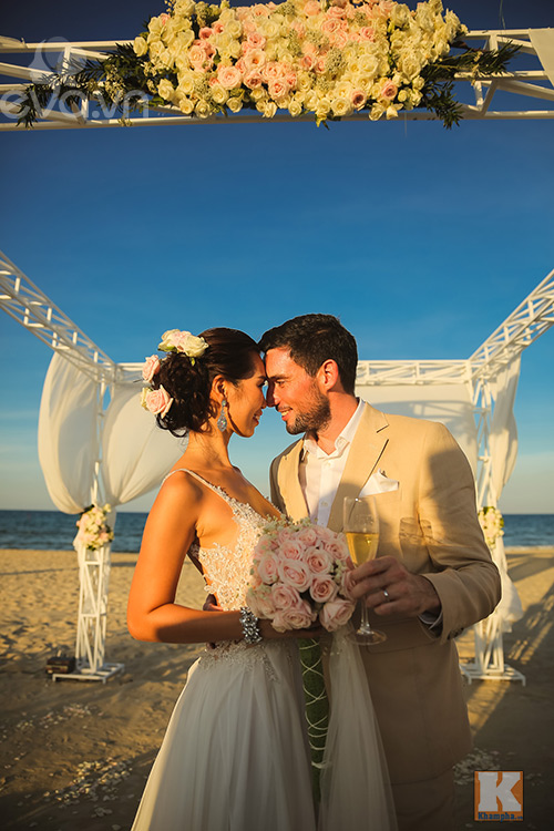 Siêu mẫu Hà Anh dùng máy bay trực thăng tới đám cưới - 20