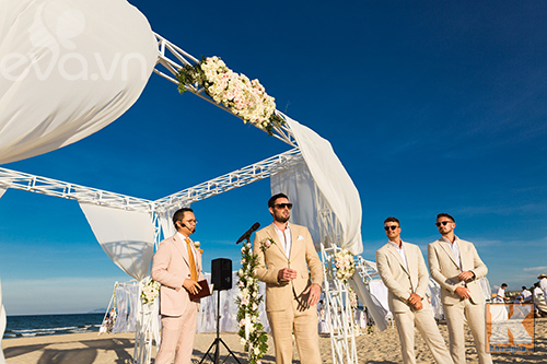 Siêu mẫu Hà Anh dùng máy bay trực thăng tới đám cưới - 17