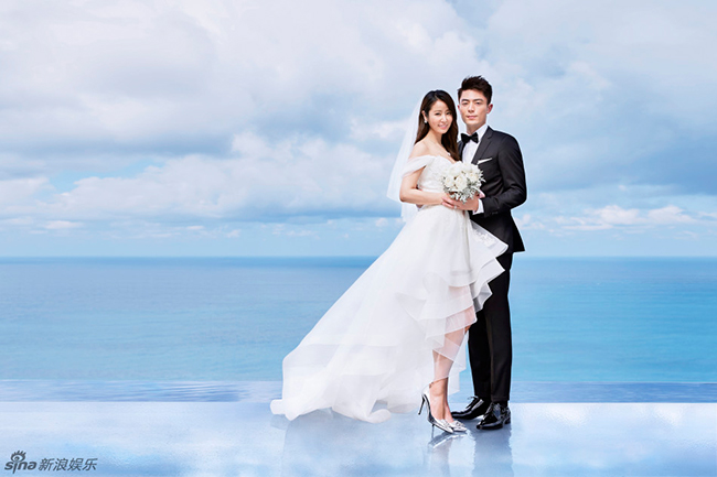 Sau đám cưới hoành tráng vào ngày 31/7, trọn bộ ảnh cưới của Lâm Tâm Như và Hoắc Kiến Hoa cũng chính thức được công bố. Bộ ảnh nhanh chóng trở thành tiêu điểm trên mặt báo và trên các diễn đàn.
