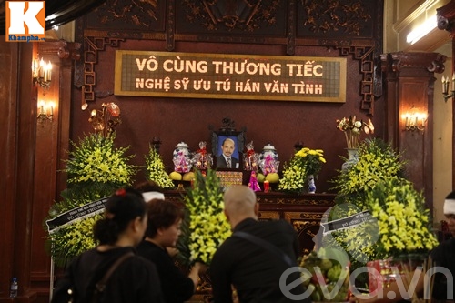 Đám tang NS Hán Văn Tình: Người vợ tần tảo và 2 con nén nỗi đau trong giờ phút vĩnh biệt - 32