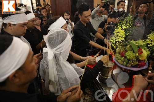 Đám tang NS Hán Văn Tình: Người vợ tần tảo và 2 con nén nỗi đau trong giờ phút vĩnh biệt - 42