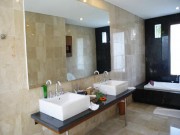 Nhà đẹp - Hầu hết người Việt đang "nuôi" vi khuẩn, chất độc vì hay đặt những thứ này trong nhà tắm