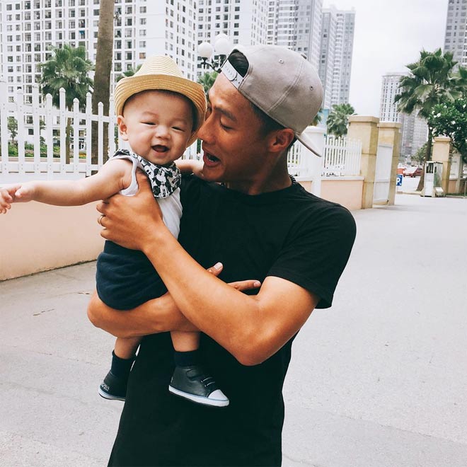 Sao Việt 24h qua: Chị gái Ngọc Trinh amp;#34;khóa môiamp;#34; bạn trai trong bữa tối đầy lãng mạn - 9