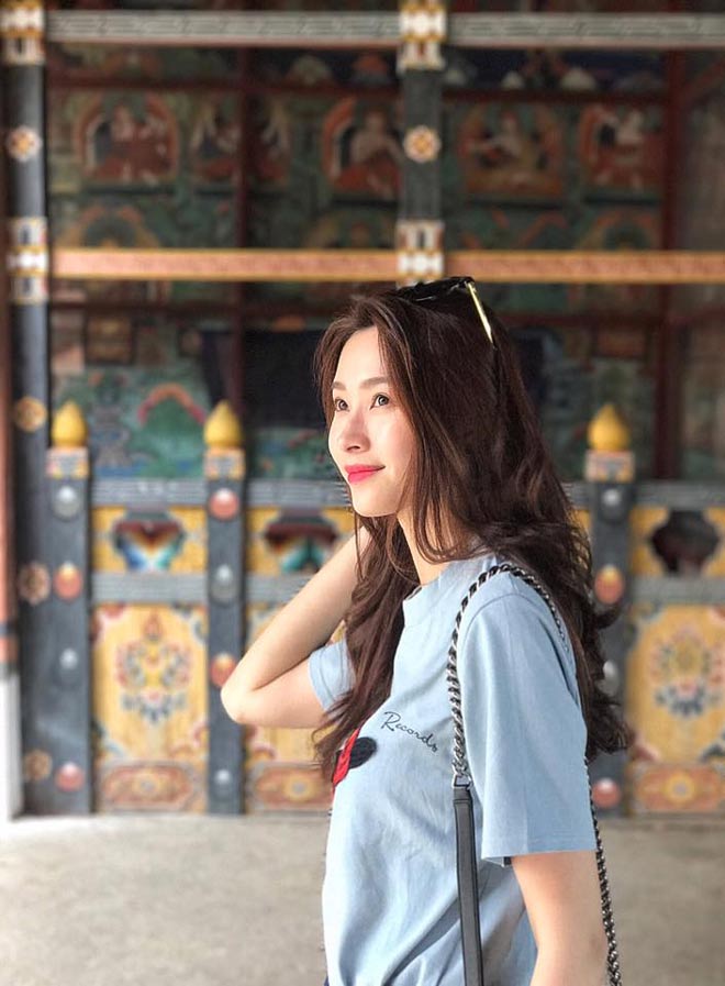 Sao Việt 24h qua: Chị gái Ngọc Trinh amp;#34;khóa môiamp;#34; bạn trai trong bữa tối đầy lãng mạn - 10