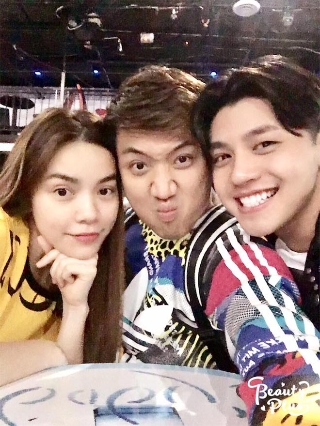 Sao Việt 24h qua: Chị gái Ngọc Trinh amp;#34;khóa môiamp;#34; bạn trai trong bữa tối đầy lãng mạn - 12