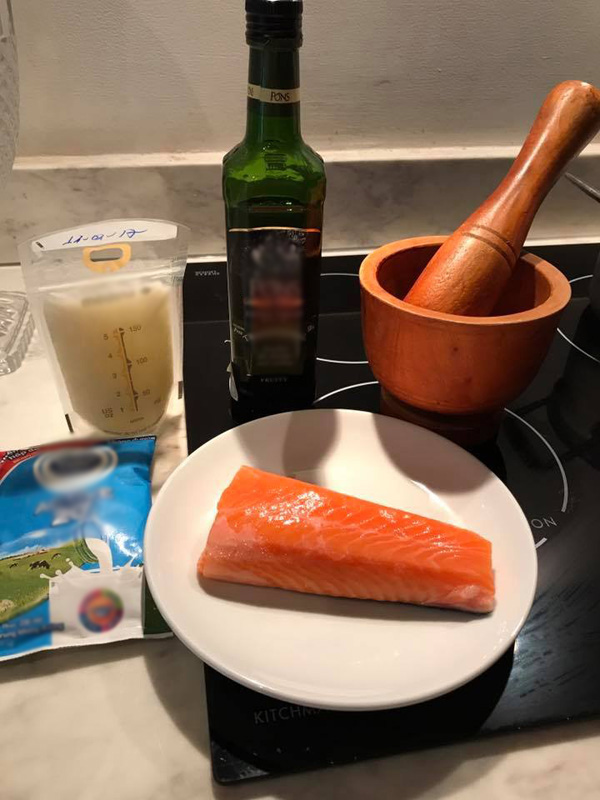 Phan Như Thảo chia sẻ cách làm ruốc cá hồi ướp sữa mẹ cho con sơ sinh ăn dặm - 2